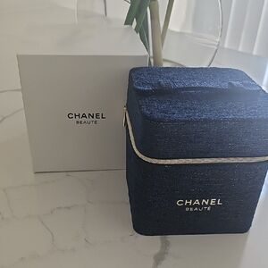 Chanel Beauté Navy Cosmetic Case
